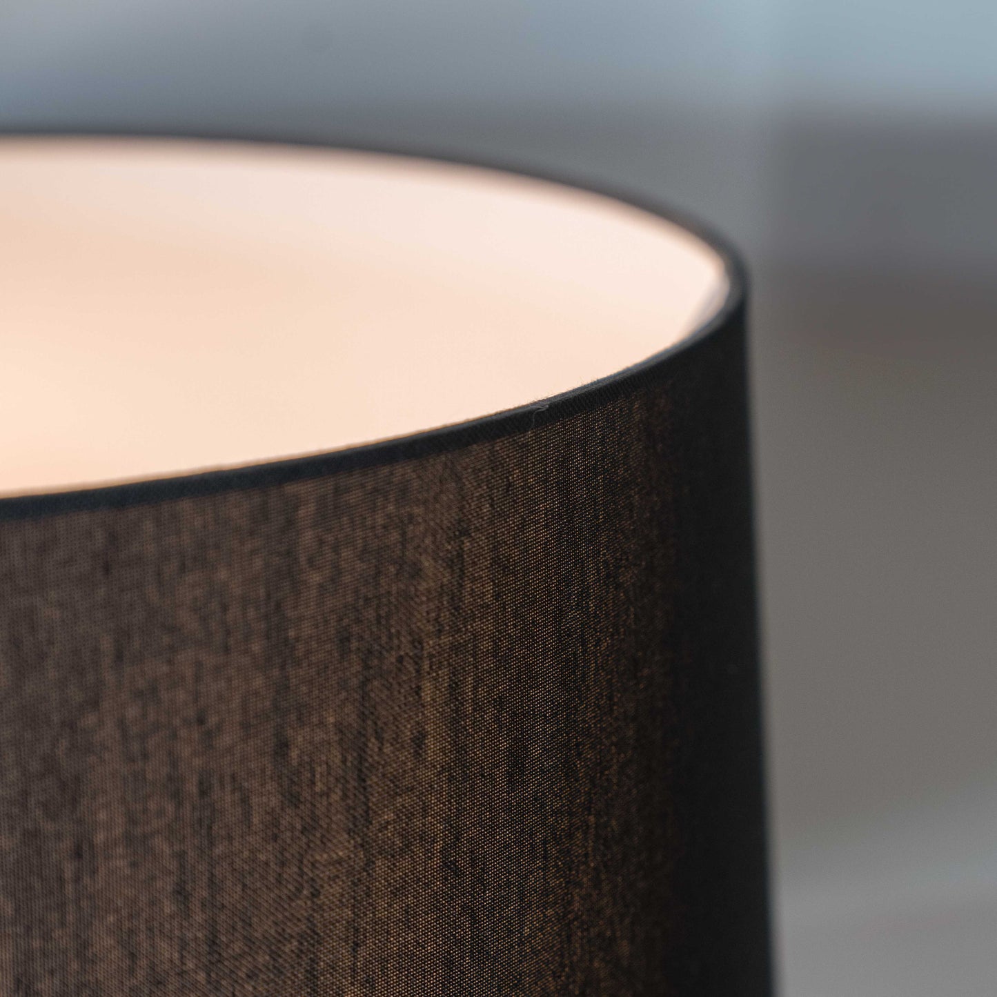 Doris Classic Table Lamp