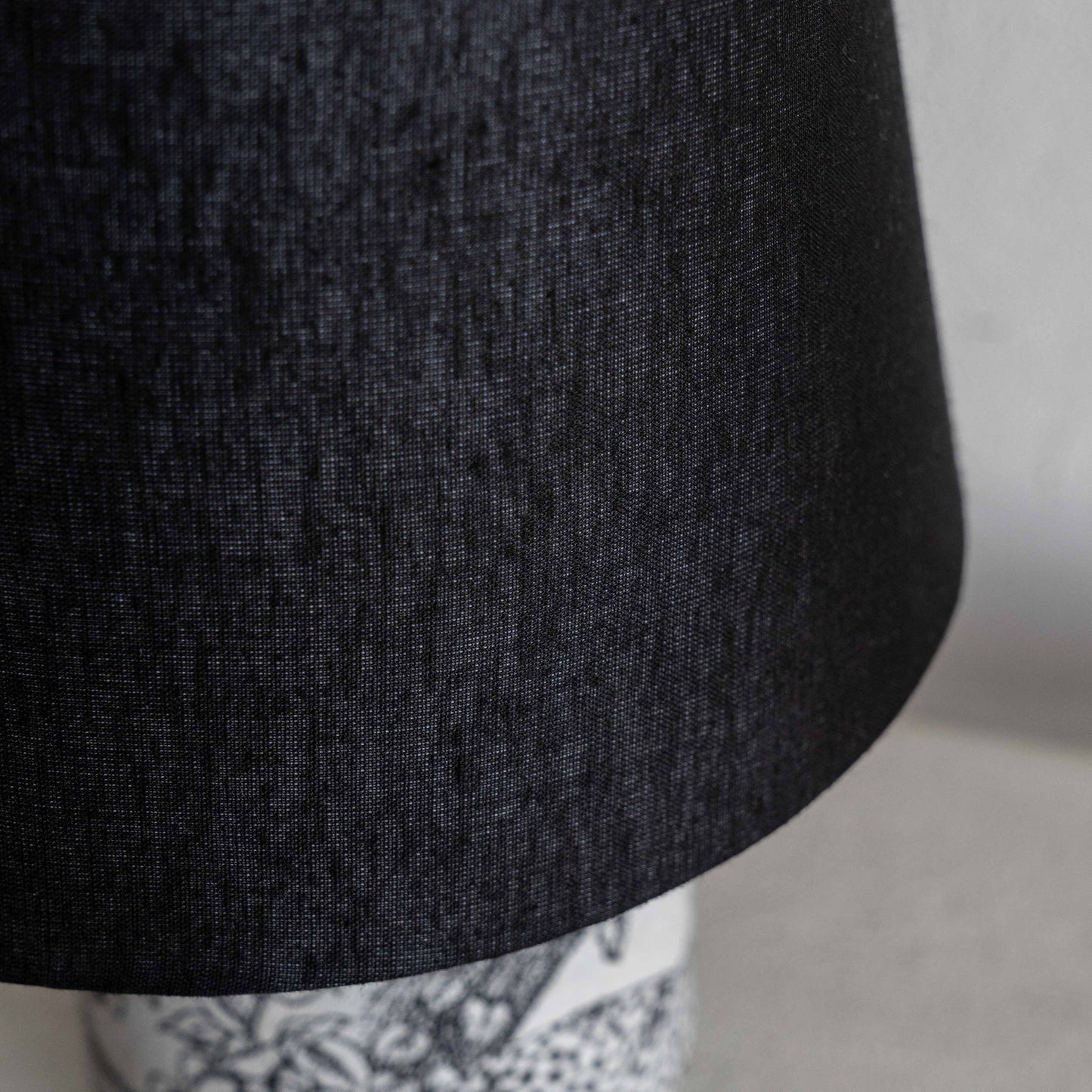 Brime Black & White Ancient Style Table Lamp