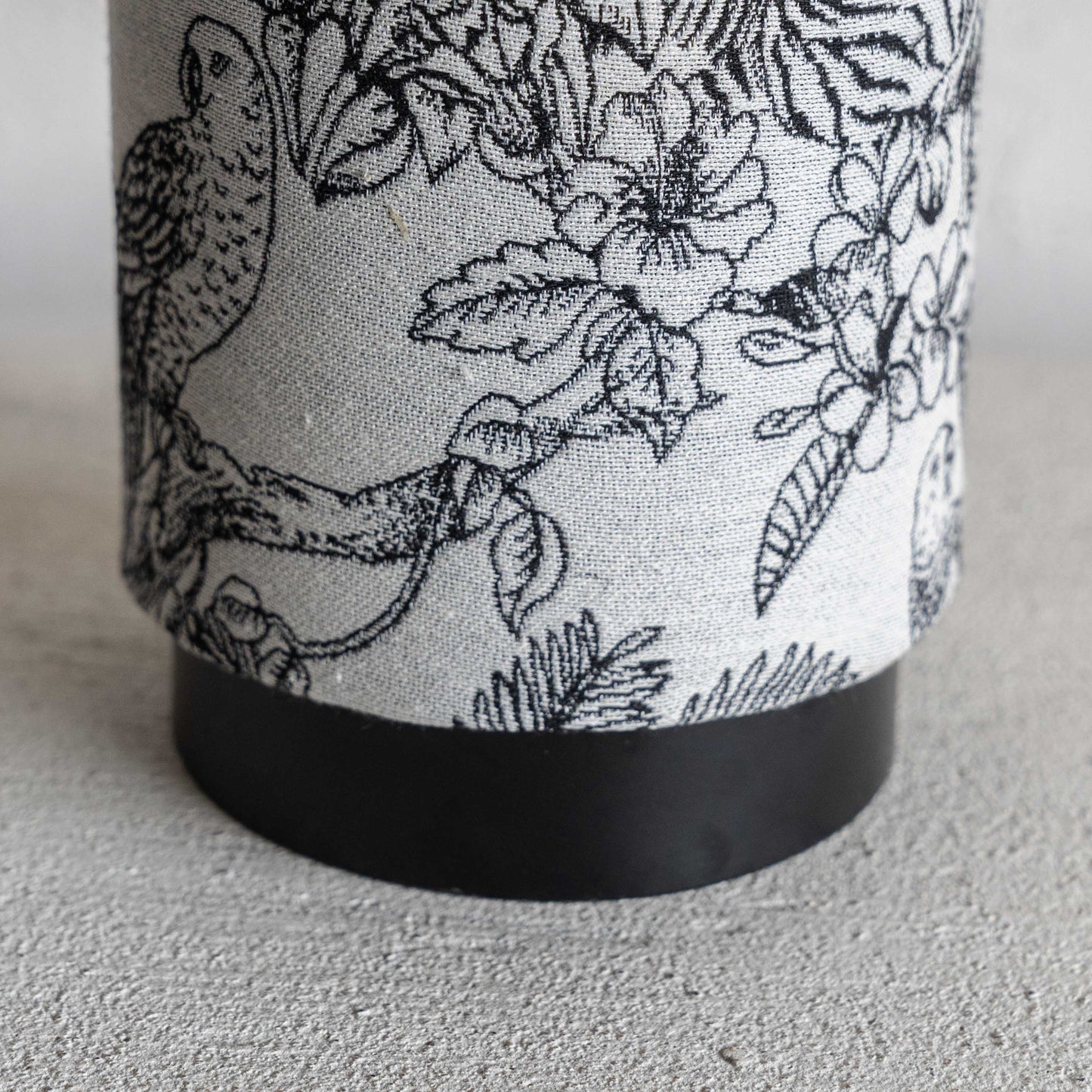 Brime Black & White Ancient Style Table Lamp